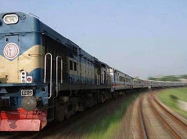 Gopalganj: Three school children killed as train hits them 